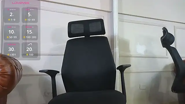 DereckWolf  online show from November 2025 11:25:02 AM