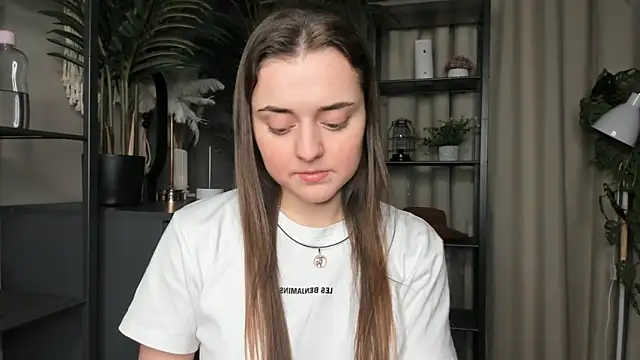 ThelmaJusto online show from November 2025 05:13:02 PM