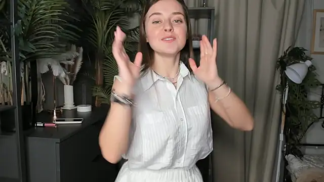 ThelmaJusto online show from October 2025 03:41:01 PM