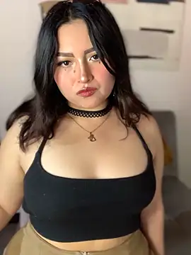 NicolBeltran Pink online show from October 2025 06:53:02 PM