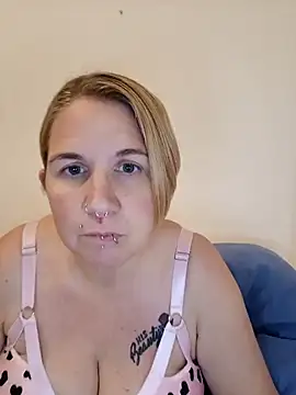 Snapshot of LaceyWestxx chatting on October 2025 05:02:01 PM LaceyWestxx online show from October 2025 05:02:01 PM