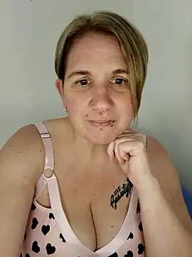Snapshot of LaceyWestxx chatting on October 2025 05:35:02 PM LaceyWestxx online show from October 2025 05:35:02 PM