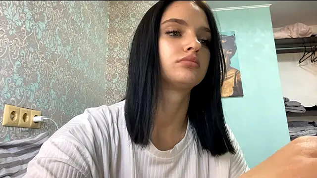 SorayaTrieger online show from October 2025 09:32:02 AM