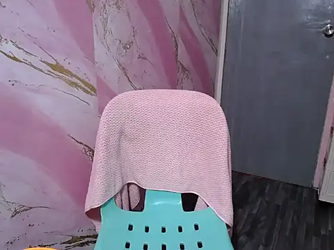 sexyloveee online show from December 2025 03:55:01 PM