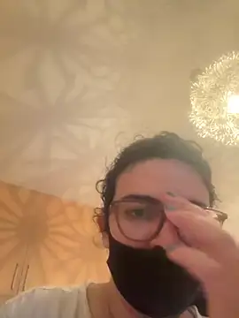 luciamaria01 online show from October 2025 03:13:02 PM