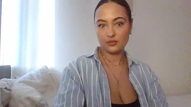 Snapshot of DommeMariaLopez95 chatting on December 2025 02:32:02 PM DommeMariaLopez95 online show from December 2025 02:32:02 PM