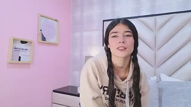 CristalShayy online show from January 2026 05:27:02 PM