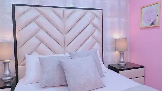 CristalShayy online show from November 2025 11:54:01 AM