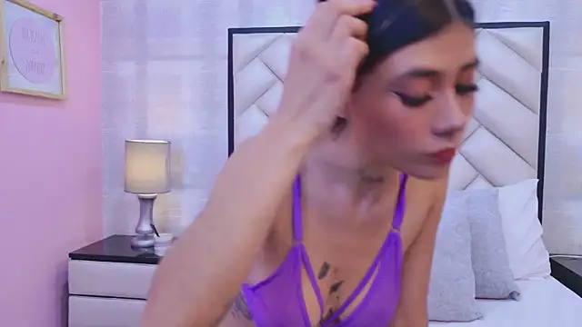 CristalShayy online show from April 2026 12:23:01 PM