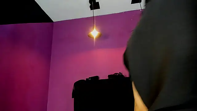 Snapshot of SabbathSinclair chatting on November 2025 11:43:01 AM SabbathSinclair online show from November 2025 11:43:01 AM