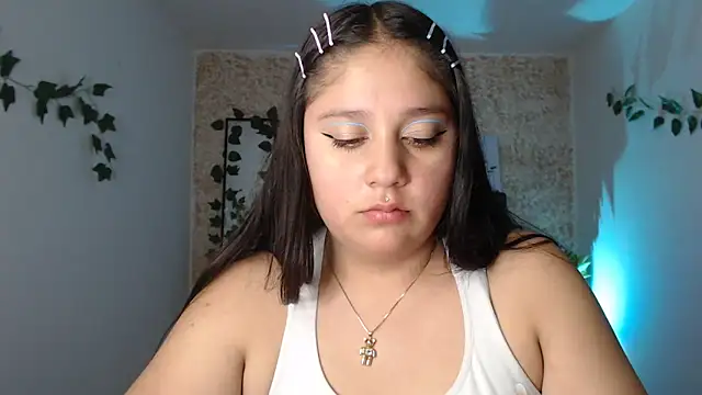 Snapshot of KOREN_JALAA chatting on February 2025 11:46:01 PM KOREN JALAA online show from February 2025 11:46:01 PM