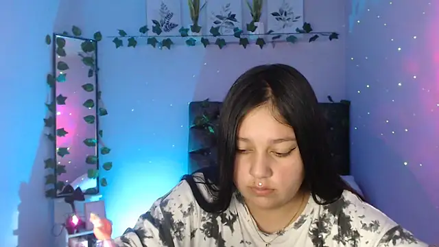 Snapshot of KOREN_JALAA chatting on January 2025 11:29:01 PM KOREN JALAA online show from January 2025 11:29:01 PM