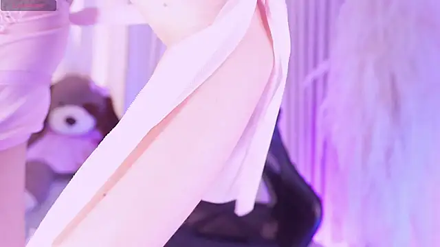 alejagarcia  online show from December 2025 08:58:02 PM