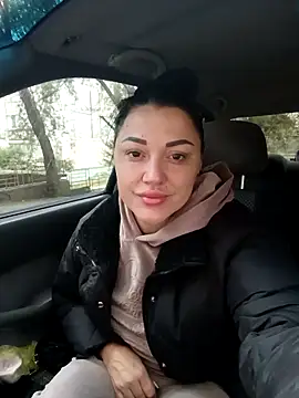 Snapshot of LuceSkys chatting on October 2025 05:22:01 AM LuceSkys online show from October 2025 05:22:01 AM