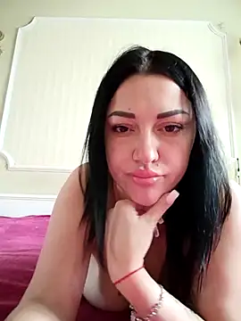 Snapshot of LuceSkys chatting on October 2025 06:37:02 AM LuceSkys online show from October 2025 06:37:02 AM