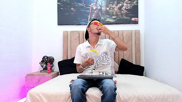 Timothe Evans online show from October 2025 08:52:01 PM