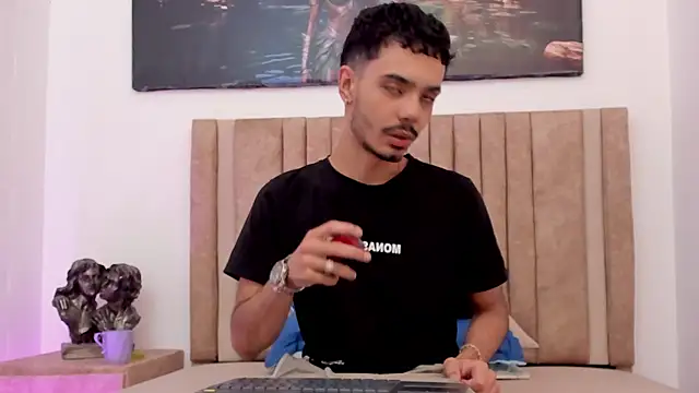 Timothe Evans online show from December 2025 04:11:01 AM