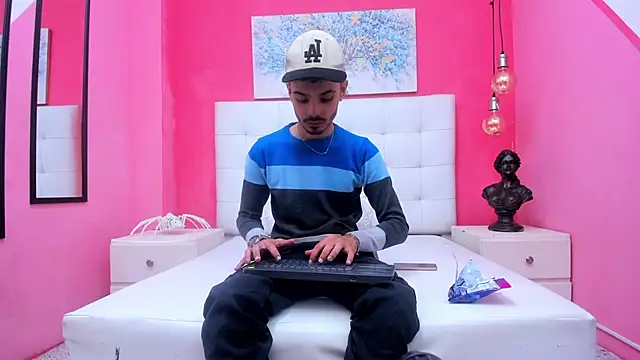 Timothe Evans online show from October 2025 09:36:02 PM