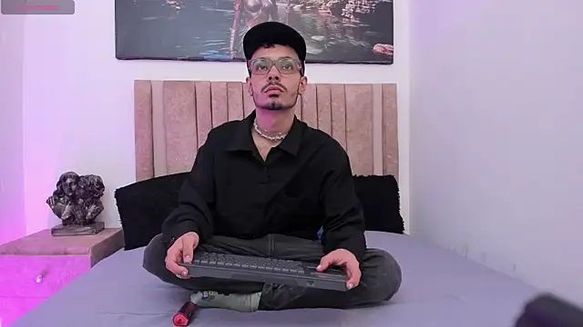 Timothe Evans online show from October 2025 07:44:02 PM