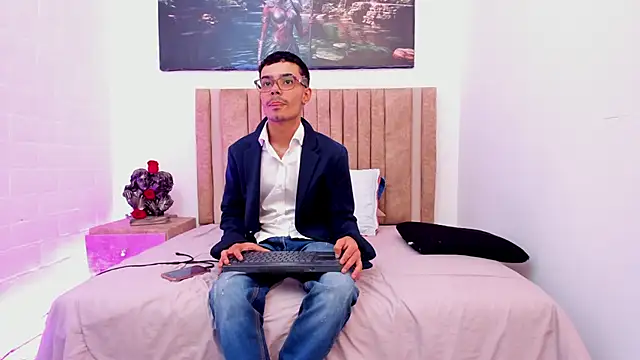 Timothe Evans online show from November 2025 08:20:01 PM