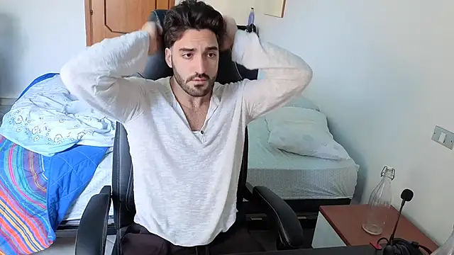 Al3xox02 online show from April 2026 09:38:02 AM