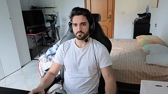 Al3xox02 online show from February 2026 09:53:02 AM