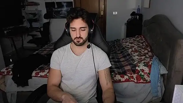 Al3xox02 online show from January 2026 08:56:01 PM