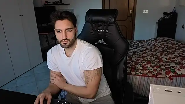 Al3xox02 online show from February 2026 04:14:01 PM