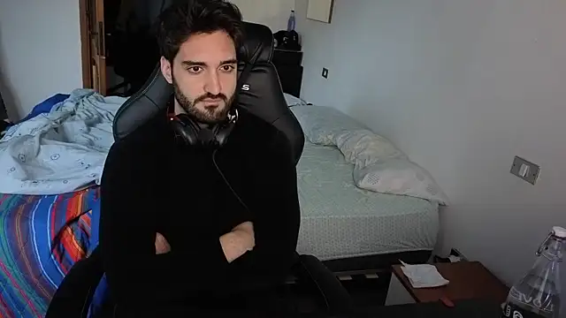 Al3xox02 online show from April 2026 10:27:01 AM