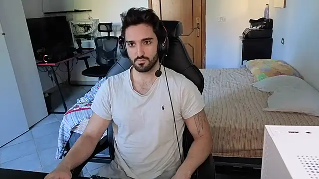 Al3xox02 online show from February 2026 10:48:02 AM