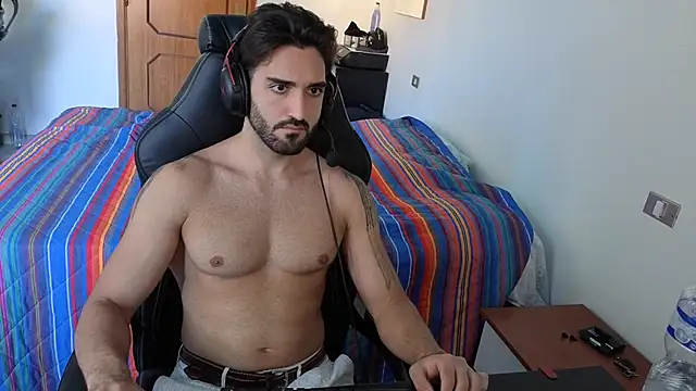 Al3xox02 online show from April 2026 12:17:01 PM