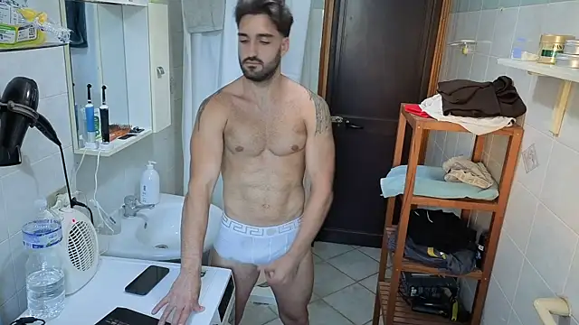Al3xox02 online show from April 2026 04:52:01 PM