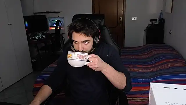 Al3xox02 online show from March 2026 07:36:02 PM