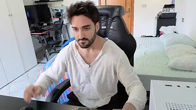 Al3xox02 online show from March 2026 10:38:02 AM