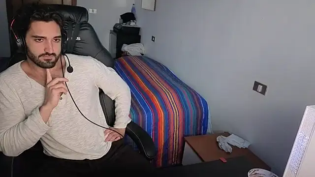 Al3xox02 online show from March 2026 10:00:02 PM