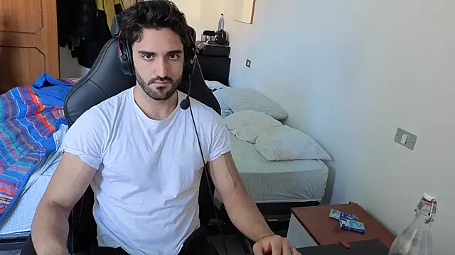 Al3xox02 online show from April 2026 11:16:02 AM