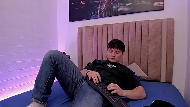 Leoo Miller online show from November 2025 05:06:02 AM