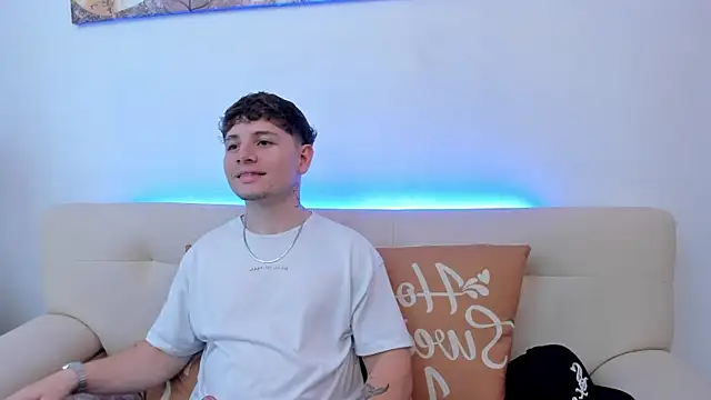 Leoo Miller online show from October 2025 09:25:02 PM