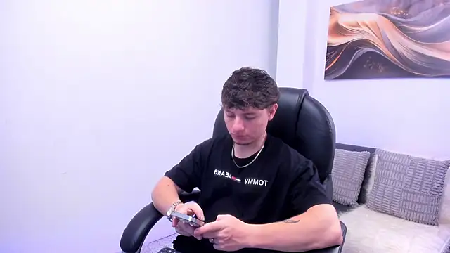 Leoo Miller online show from November 2025 04:01:02 AM