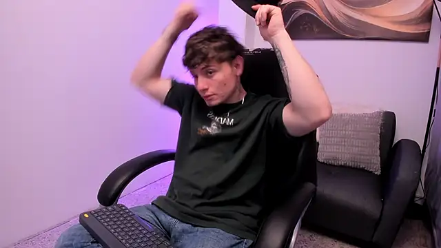 Leoo Miller online show from November 2025 11:08:02 PM