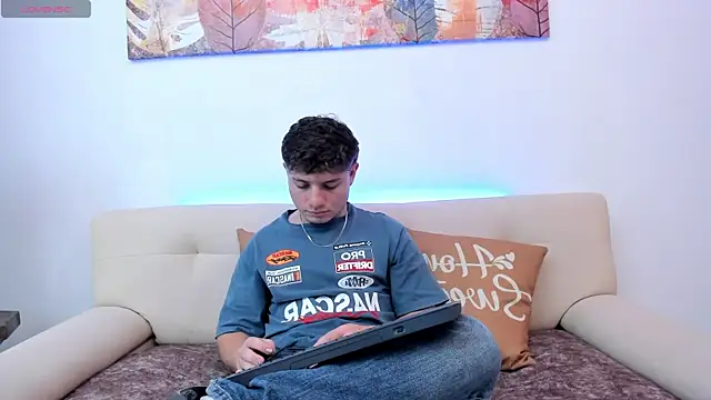 Leoo Miller online show from October 2025 08:17:02 PM