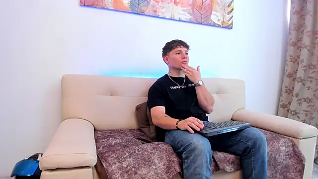 Leoo Miller online show from October 2025 08:43:02 PM