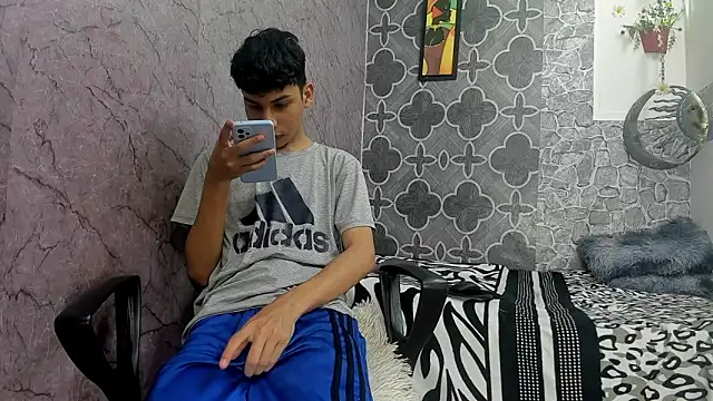 sexyboys cutex18 online show from February 2026 11:05:02 PM