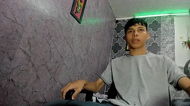 sexyboys cutex18 online show from February 2026 01:39:01 AM