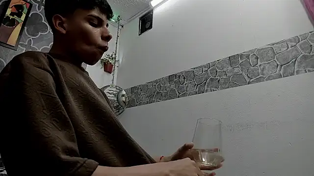 sexyboys cutex18 online show from February 2026 03:06:02 AM