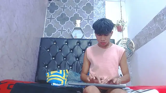 sexyboys cutex18 online show from April 2026 03:00:02 AM