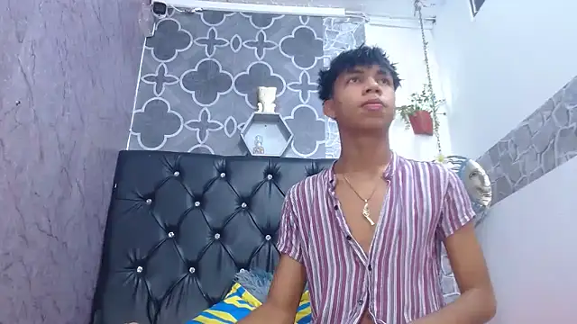 sexyboys cutex18 online show from April 2026 01:20:02 AM