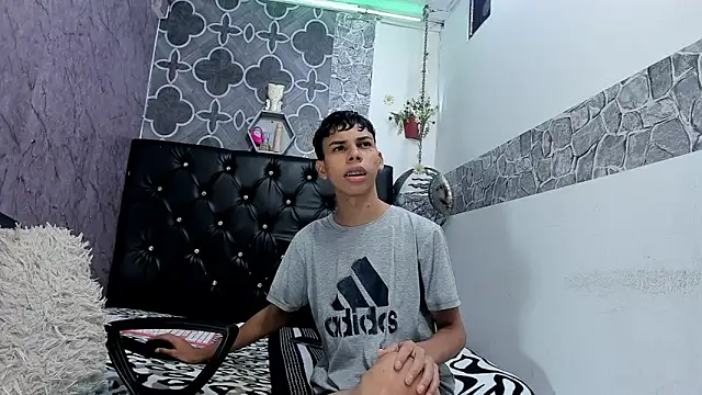 sexyboys cutex18 online show from March 2026 05:40:01 AM