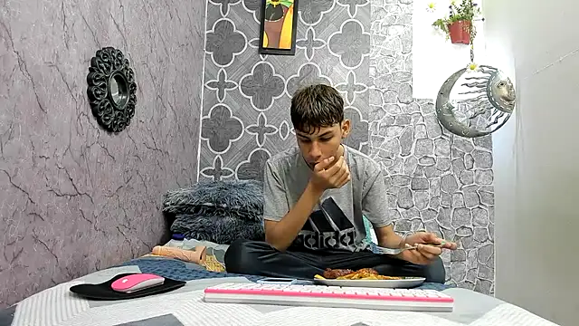 sexyboys cutex18 online show from December 2025 09:04:01 PM