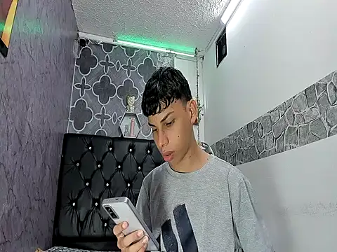 sexyboys cutex18 online show from March 2026 12:44:02 AM